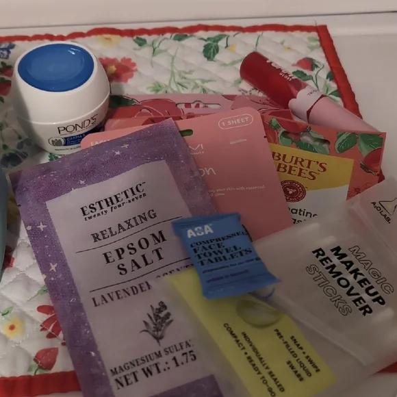 Stylish Blue Cosmetic Bag "Face" Nwot - Picture 4 of 4